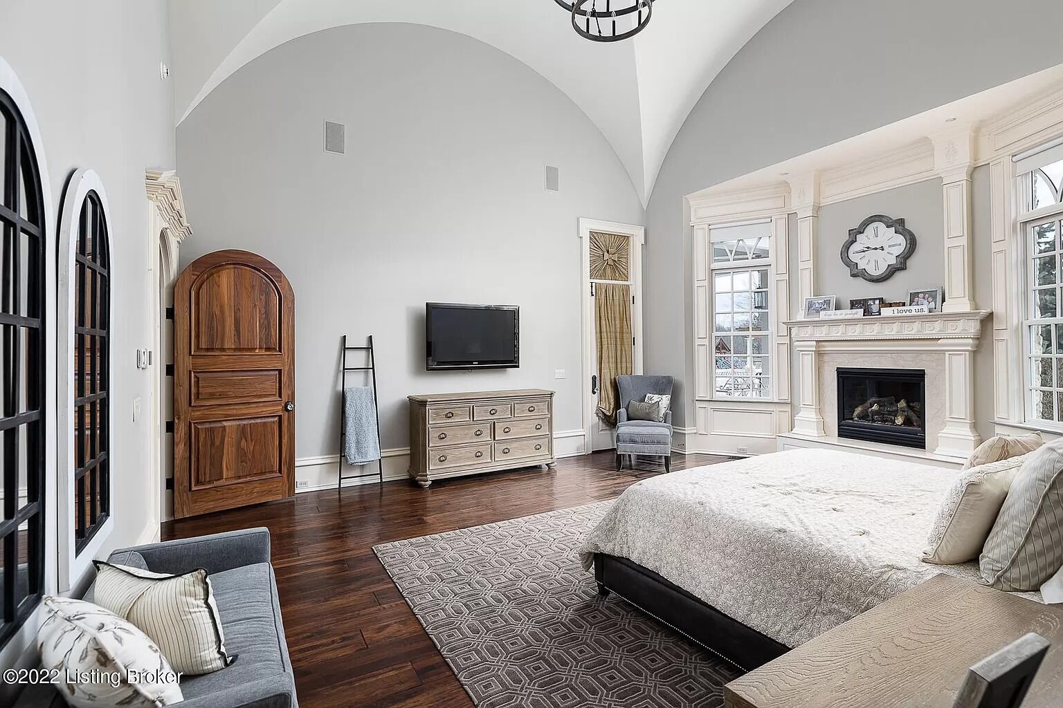 Mack house listing 10.jpg